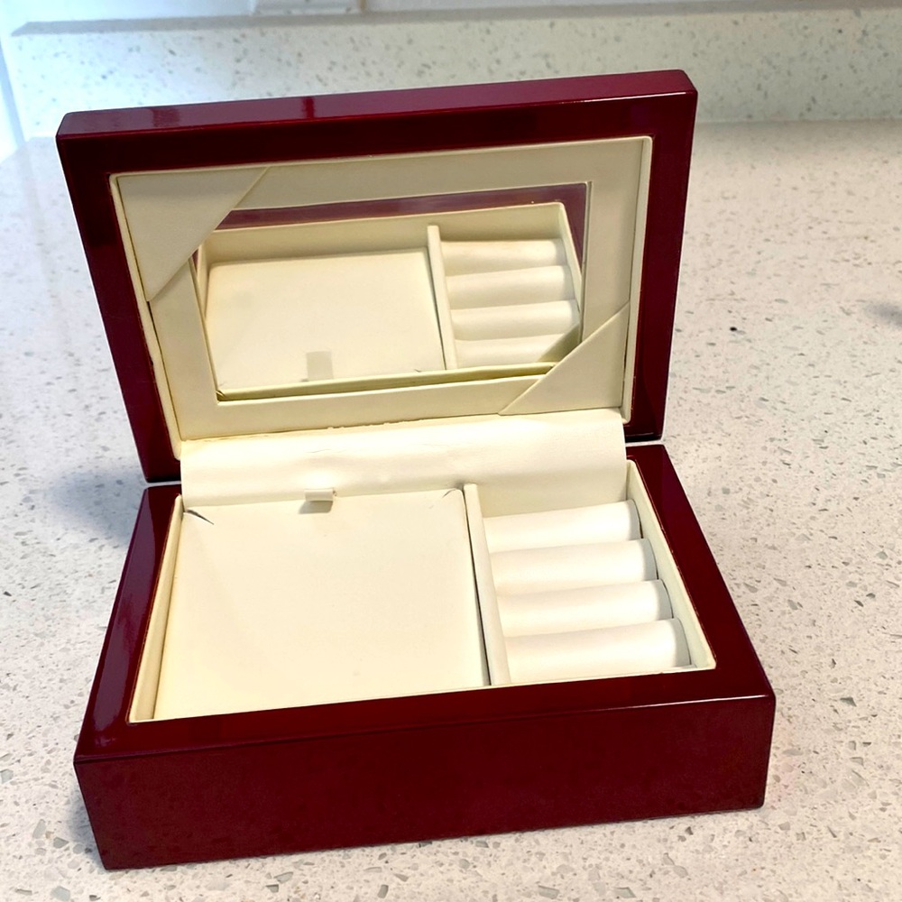 Brand new jewelry box 5x7 red mahogany wood color . Great travel size